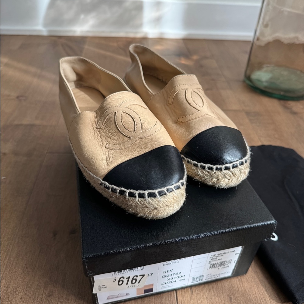 Chanel shoes - Picture 10 of 10